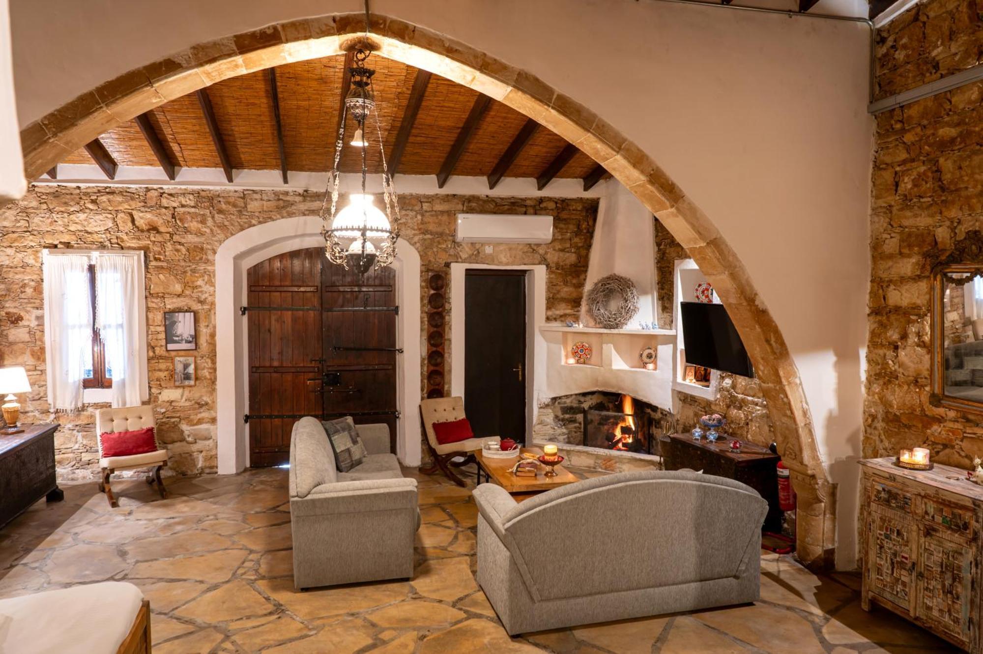 Oinoessa Traditional Boutique Guest Houses Лофу Экстерьер фото