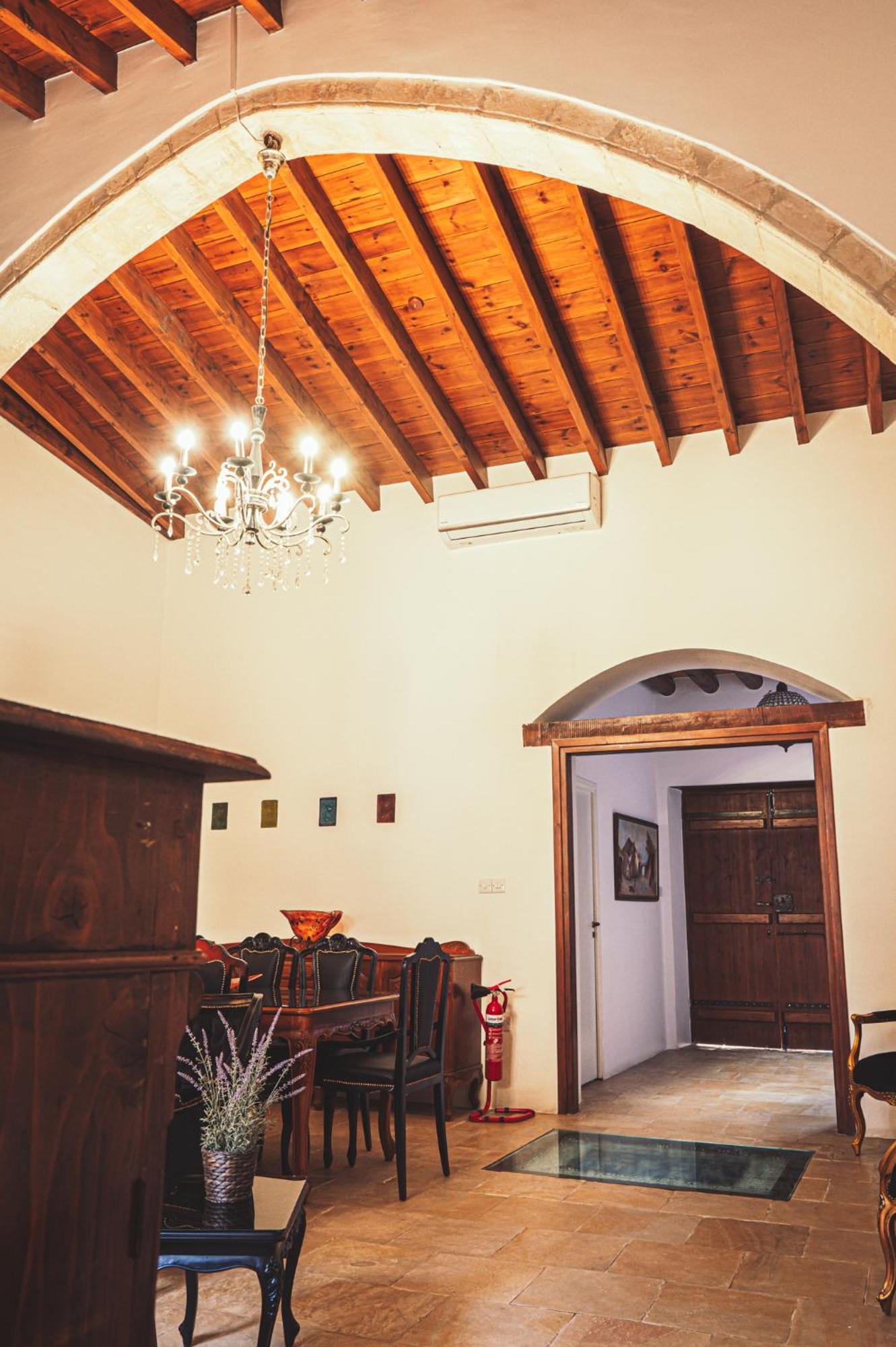 Oinoessa Traditional Boutique Guest Houses Лофу Экстерьер фото