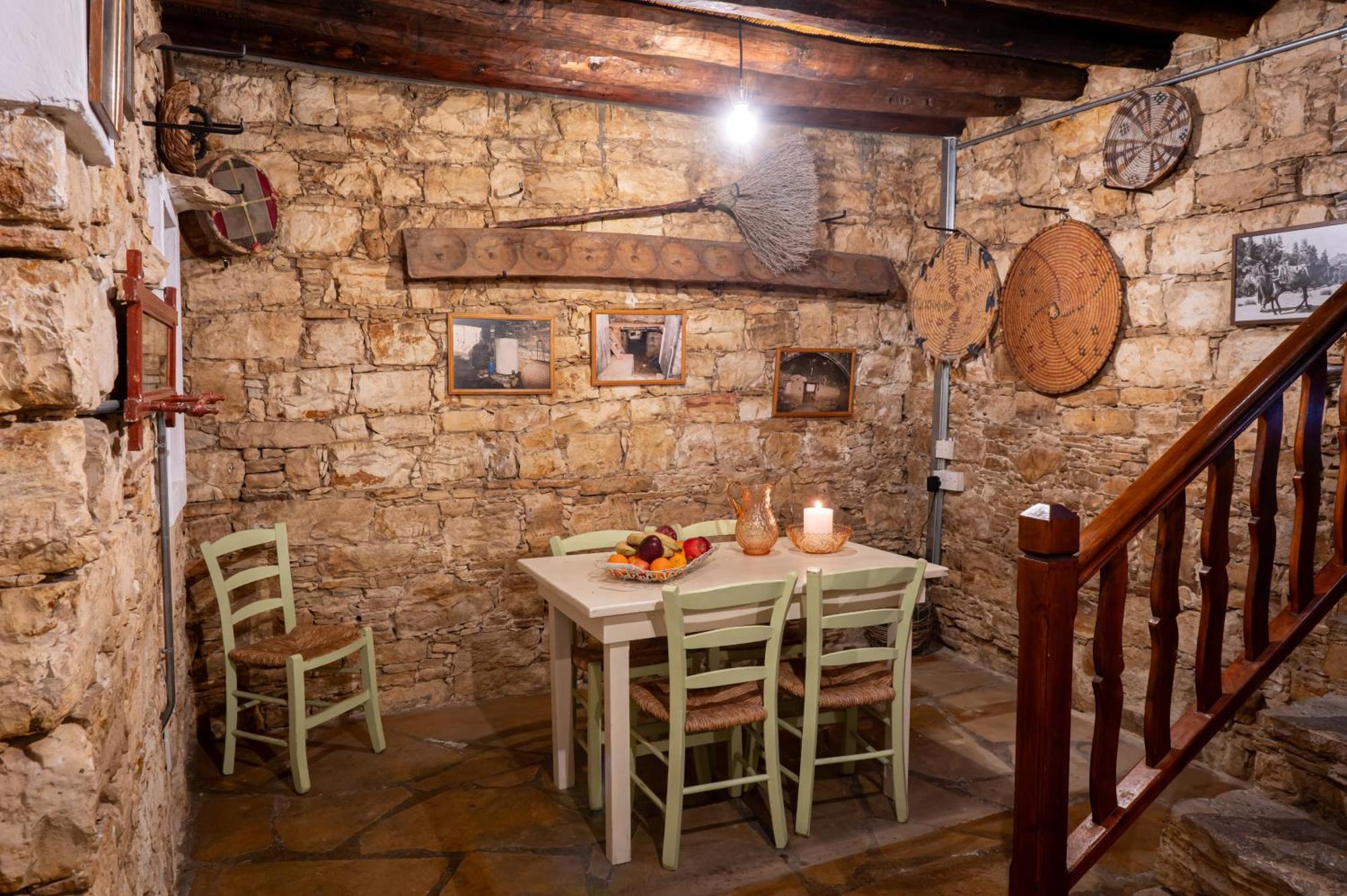 Oinoessa Traditional Boutique Guest Houses Лофу Экстерьер фото