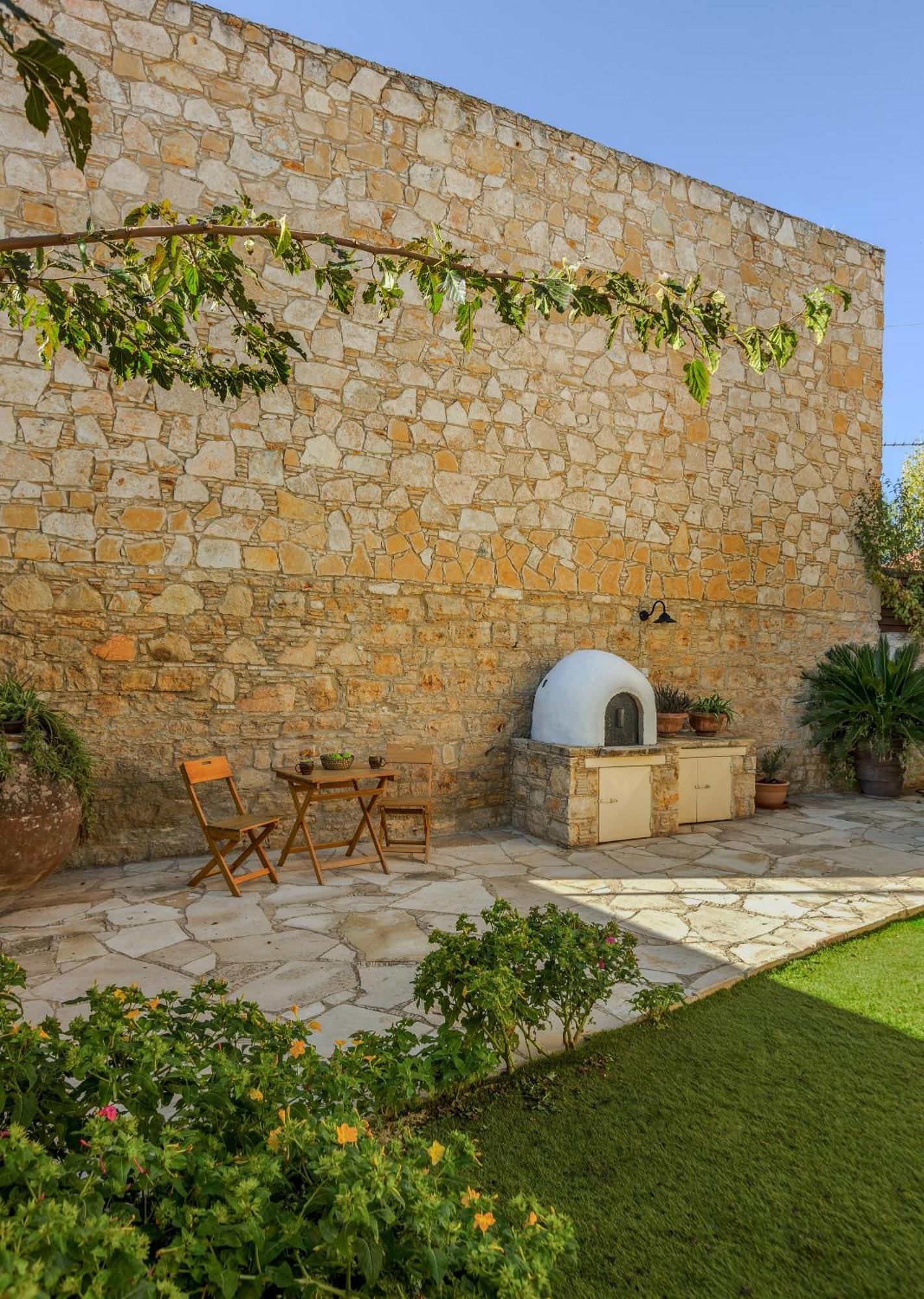 Oinoessa Traditional Boutique Guest Houses Лофу Экстерьер фото
