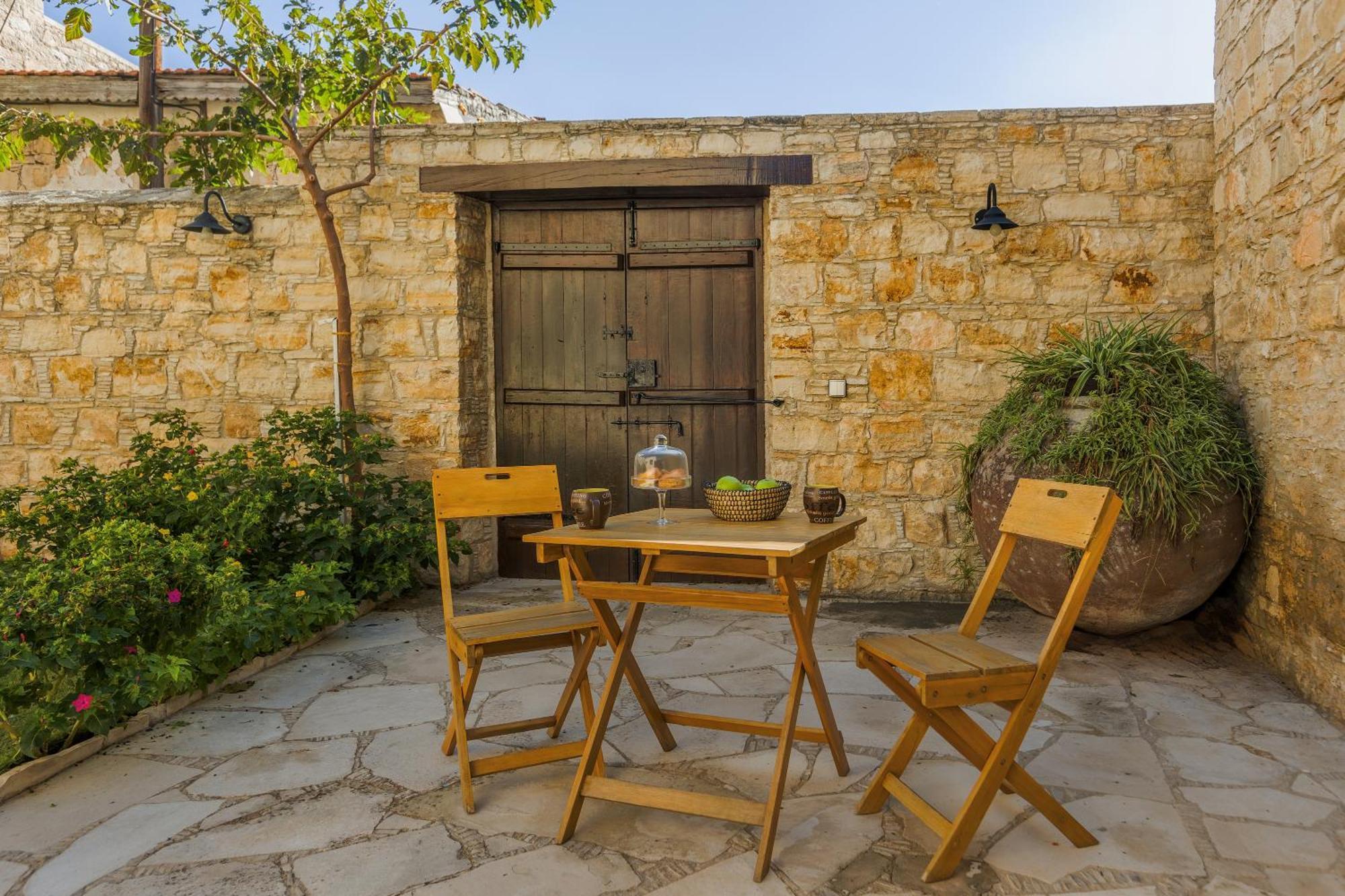 Oinoessa Traditional Boutique Guest Houses Лофу Экстерьер фото