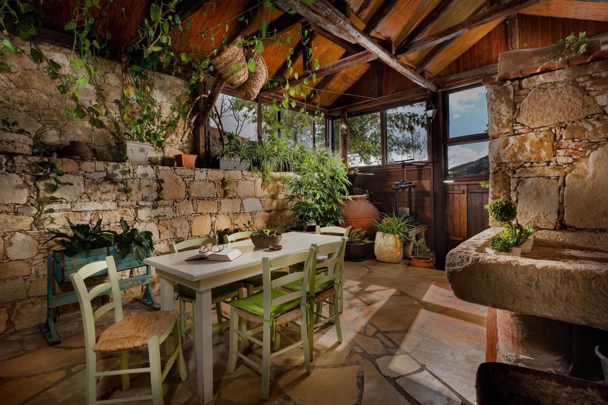Oinoessa Traditional Boutique Guest Houses Лофу Экстерьер фото