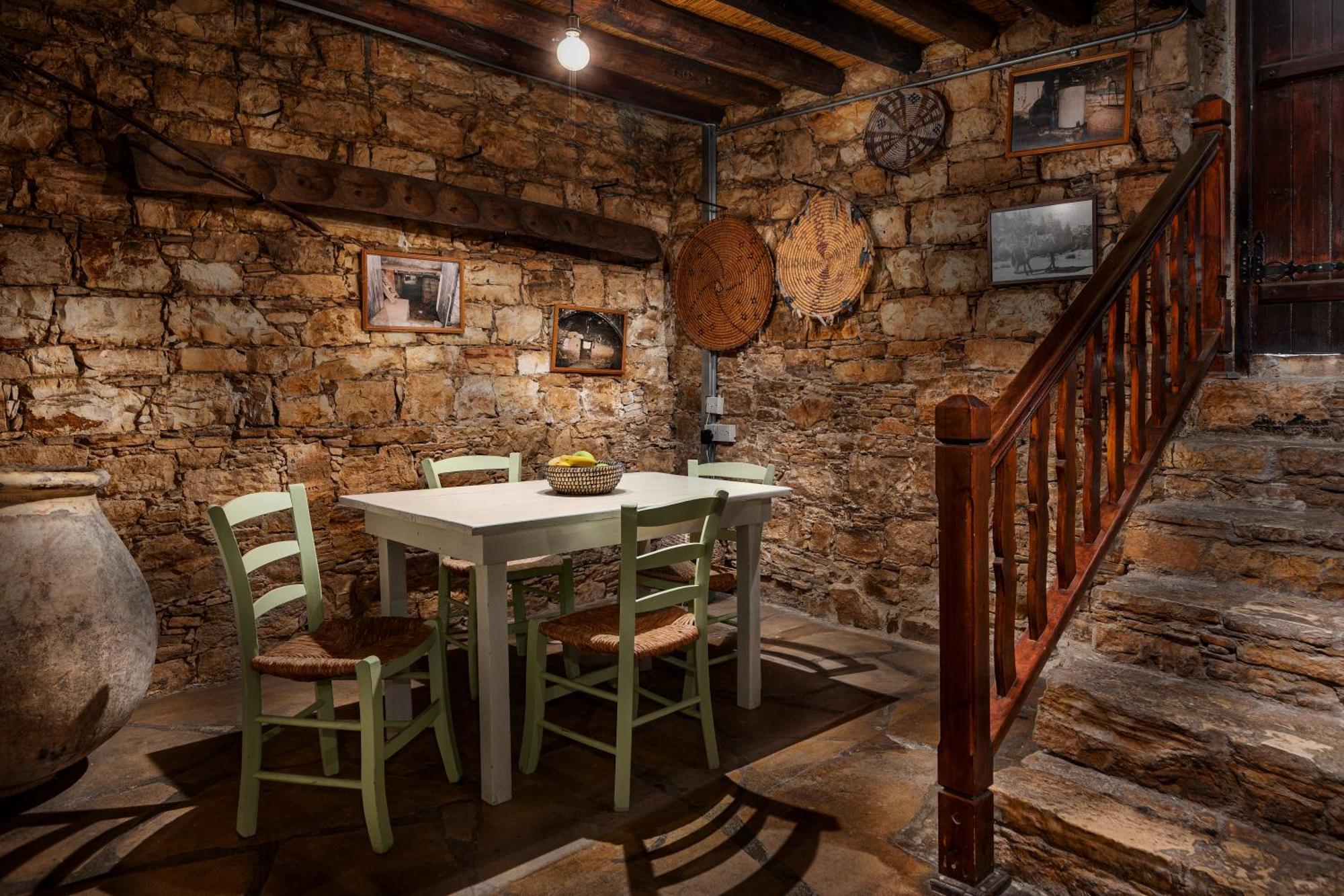 Oinoessa Traditional Boutique Guest Houses Лофу Экстерьер фото